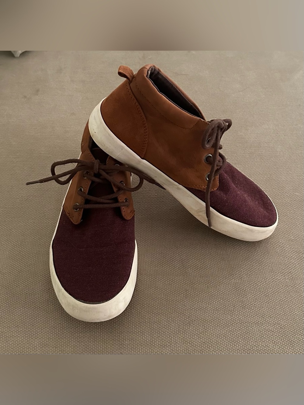 Boys Size 2 ON Canvas Suede Ankle Boots